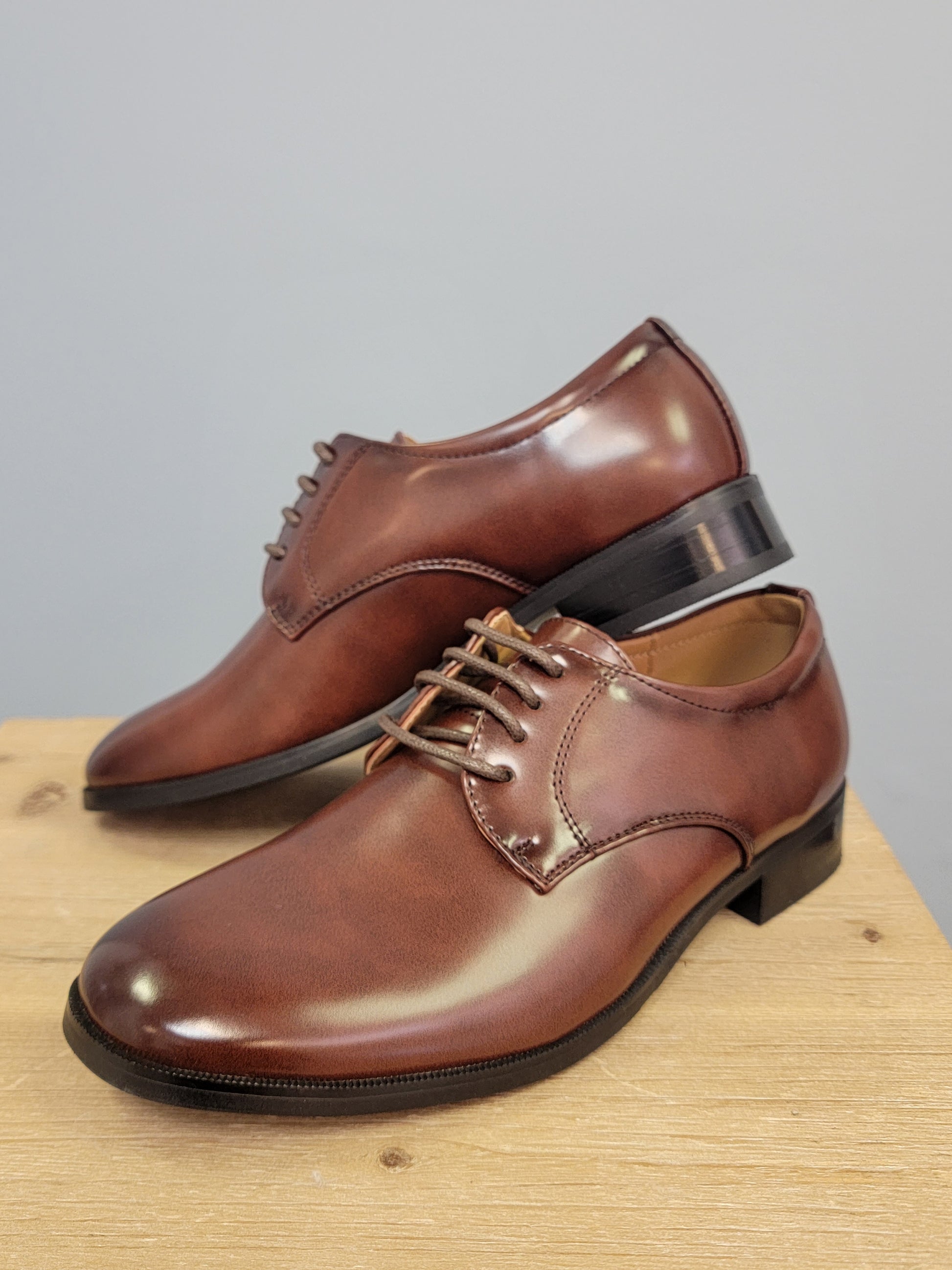 boys dress shoes White 7 Toddler / White These basic dress shoes are designed for your young gentleman and is perfect for Weddings Madison Ave. Boys' Little Kid