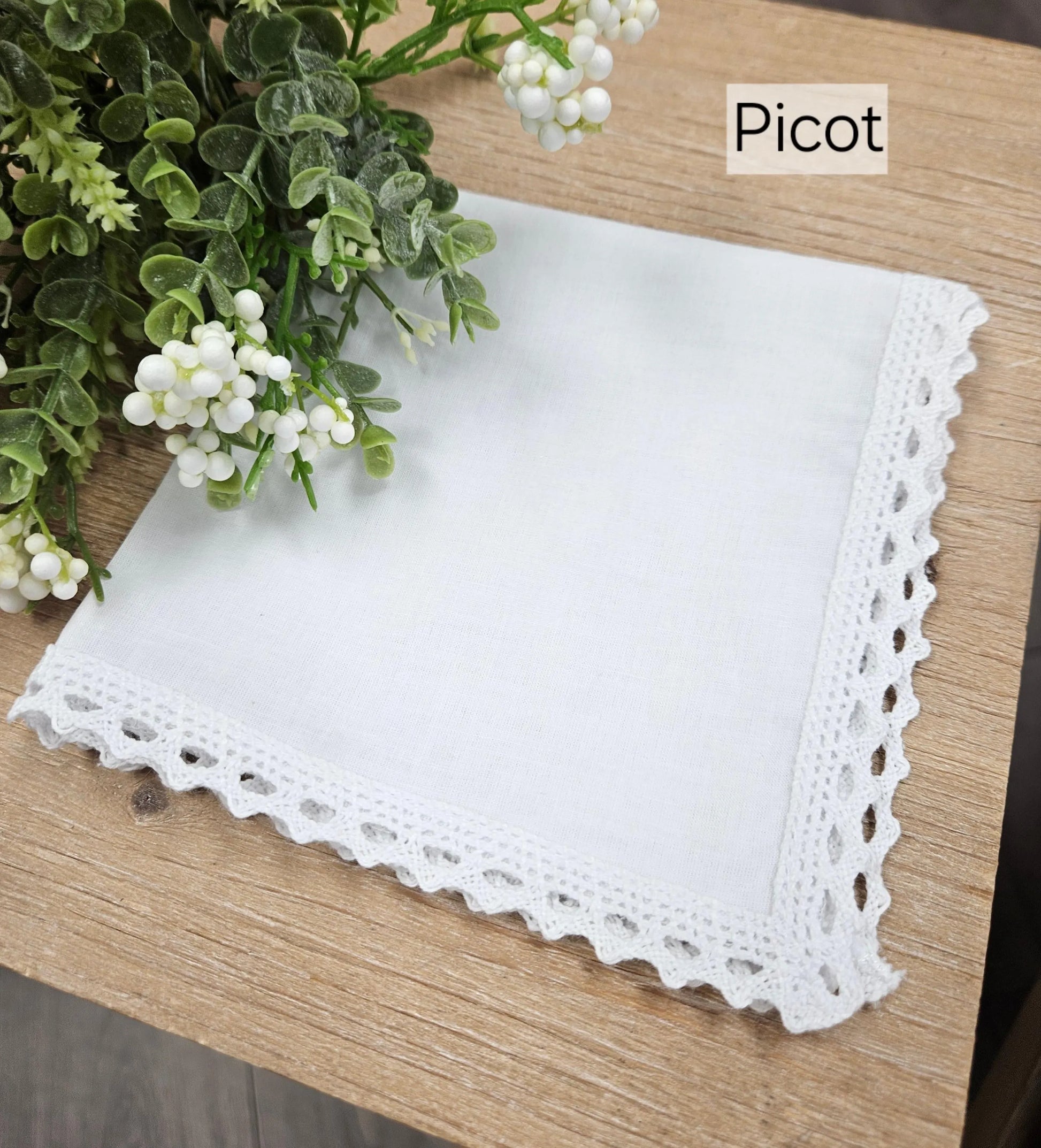 hankie with lace picot edge