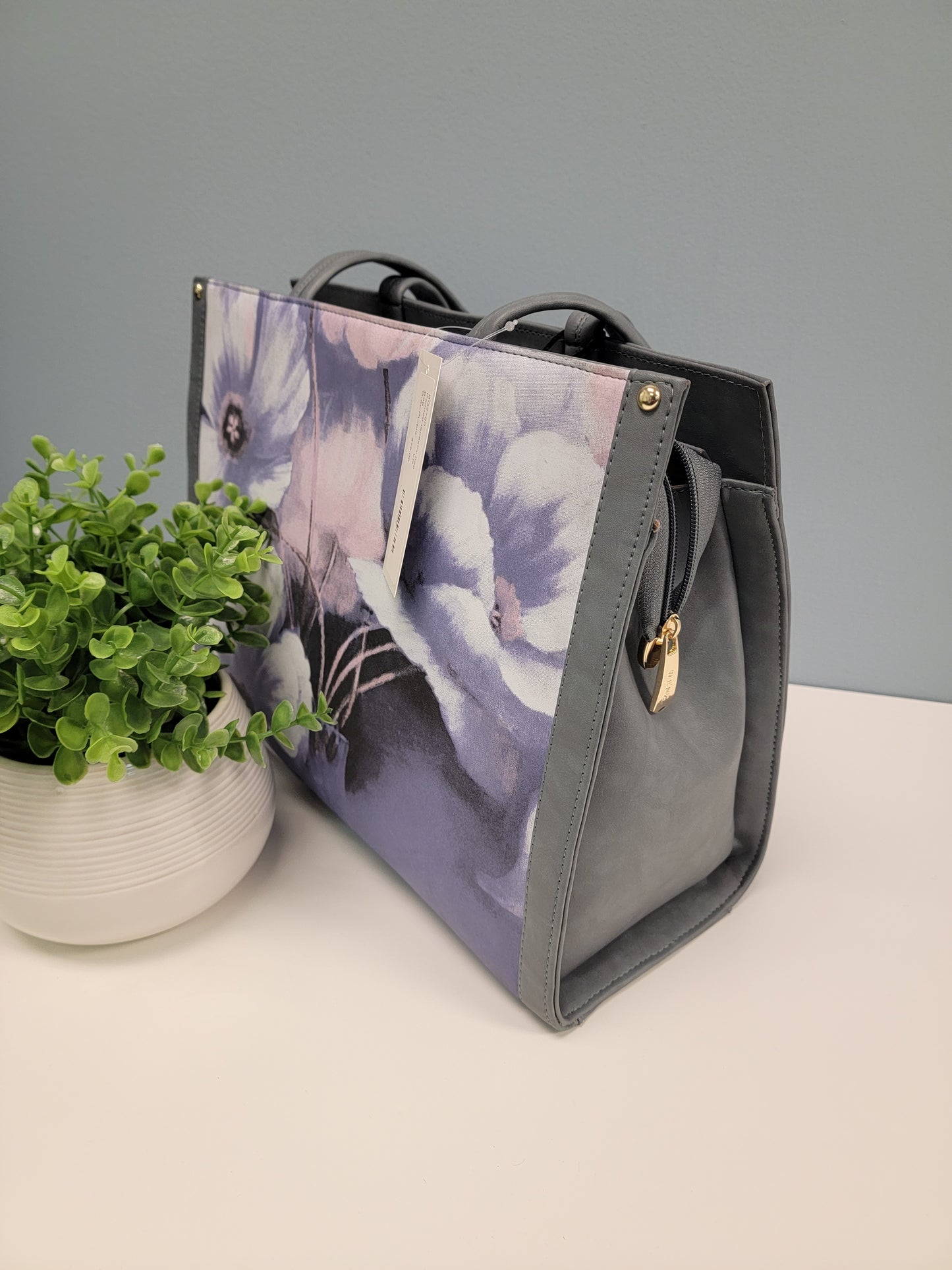 Gray floral print bag