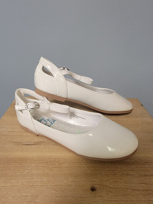 white girls flats with strap