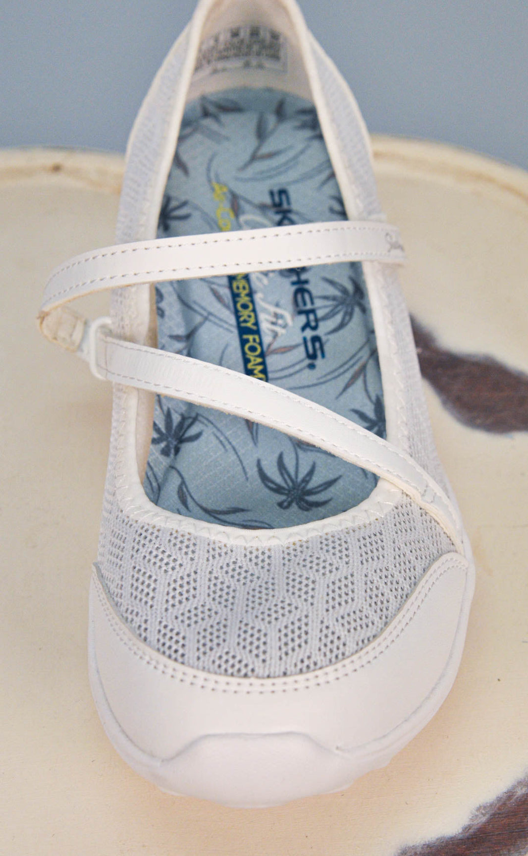 White Temple Shoes for Women Dressed in White
